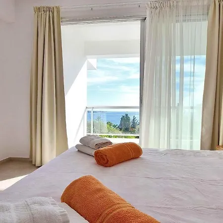Luxury 5 Bedroom With Pool Willa Coral Bay