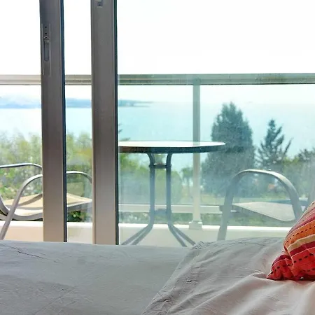 Luxury 5 Bedroom With Pool Willa Coral Bay