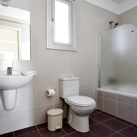 Luxury 5 Bedroom With Pool Willa