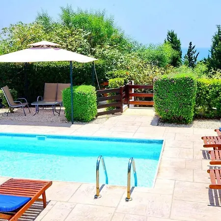 Luxury 5 Bedroom With Pool *
